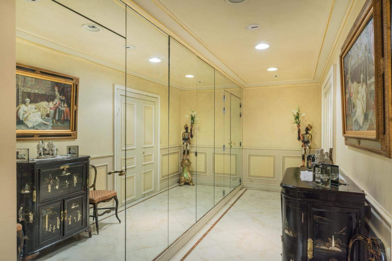 Arc De Triomphe - Foch Palace Appartement Parijs